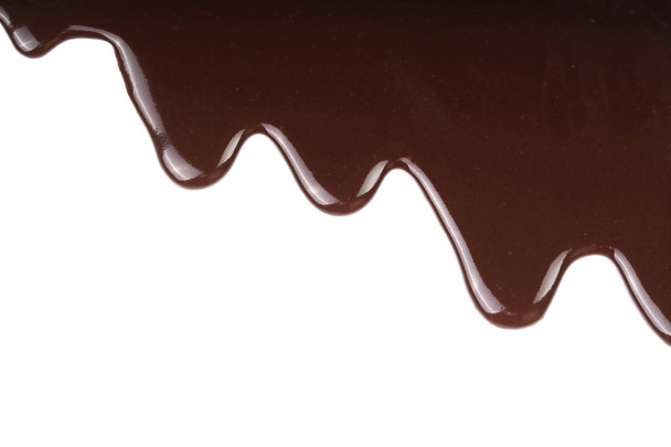 Розплавлений шоколадний дріб ізольований на білому тлі
 - Фото, зображення