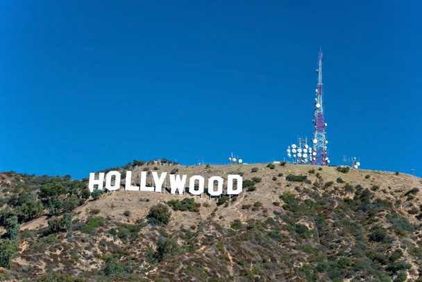 Голливудский знак на горах Санта-Моники в Лос-Анджелесе
 - Фото, изображение