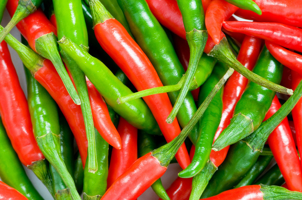 Red and green chili peppers - Foto, immagini