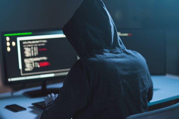 hacker using computer virus for cyber attack - Foto, immagini