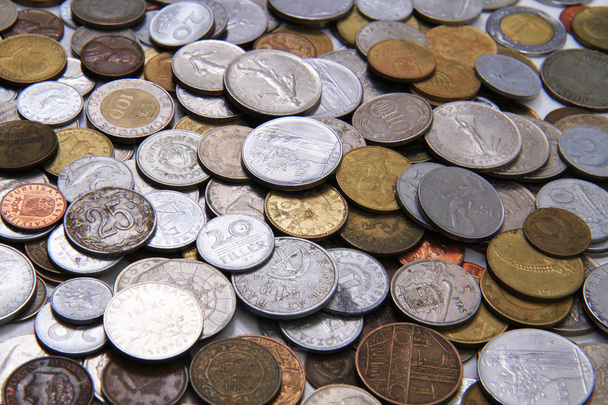 Euroopan vanhat kolikot rahaa tausta
 - Valokuva, kuva