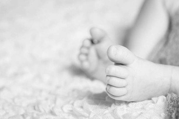 kleine baby voet close-up - Foto, afbeelding