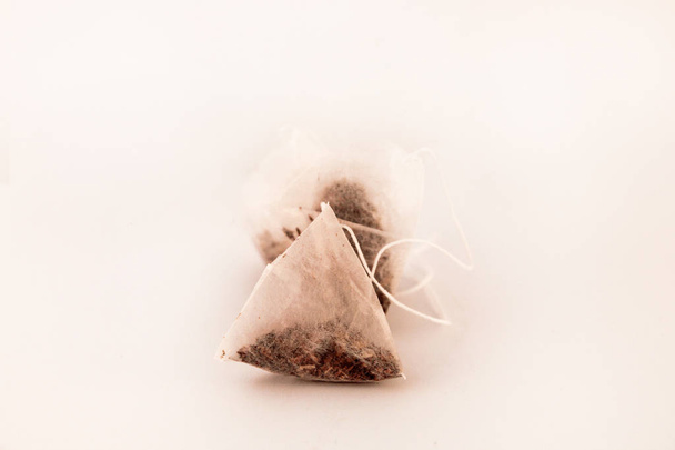 Sacos de chá isolados no fundo branco
 - Foto, Imagem