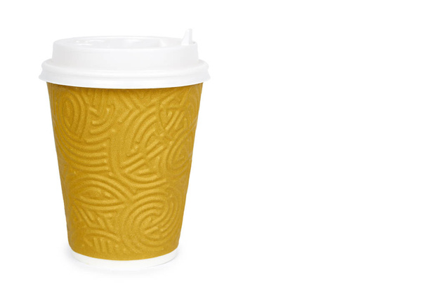Prenda il caffè in thermo tazza. Isolato su uno sfondo bianco. Contenitore usa e getta, bevanda calda. spazio di copia, modello
 - Foto, immagini