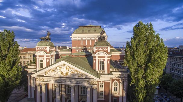 Vista aérea do Teatro Ivan Vazov Nationa, Sófia, Bulgária
 - Foto, Imagem