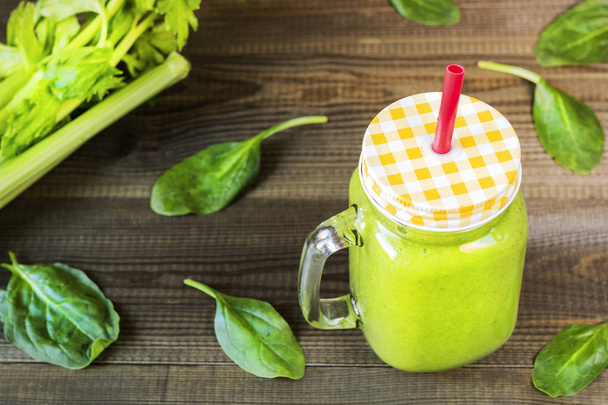 green smoothie cocktail drink - Фото, изображение