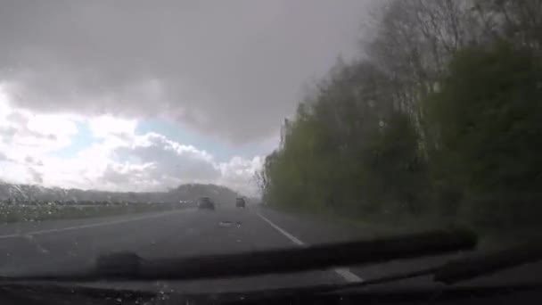 autó eső jégeső hideg vezetés - Felvétel, videó