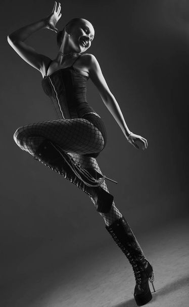 fetish model dancing - Foto, Imagen