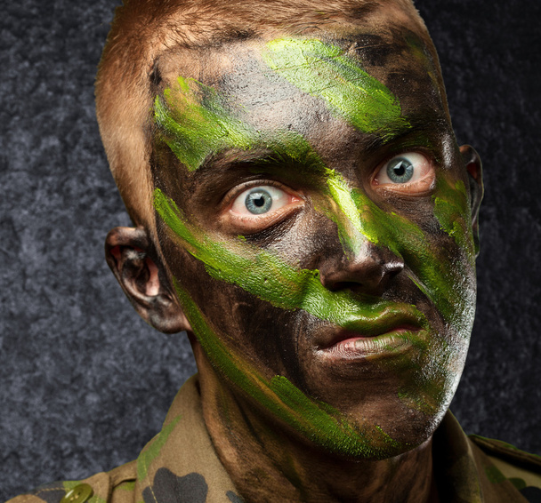 portre resim ile kızgın asker - Fotoğraf, Görsel