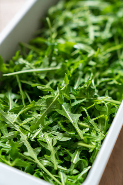 Friss zöld, természetes sült saláta kitûnõ konténer - Fotó, kép