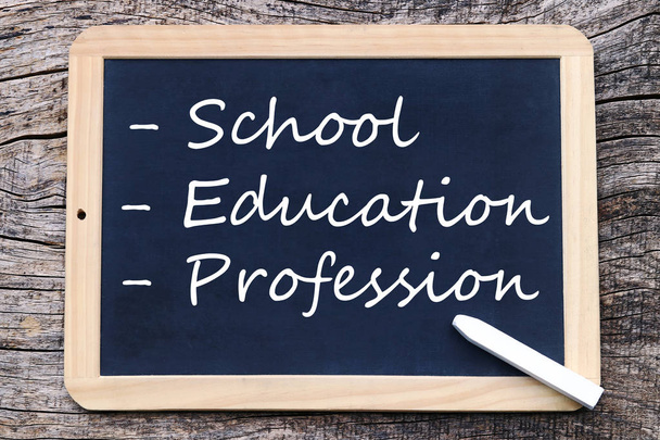Sobre la pizarra es escrito - la escuela - la educación - la profesión
 - Foto, imagen