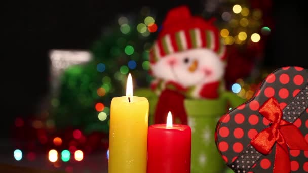 Zeer mooie Kerst Concept Gift Kaarsen branden Beelden. - Video