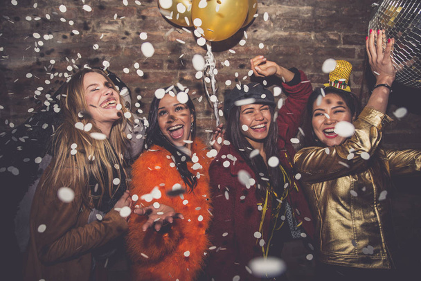 Group of girls celebrating and having fun the club. Concept abou - Φωτογραφία, εικόνα