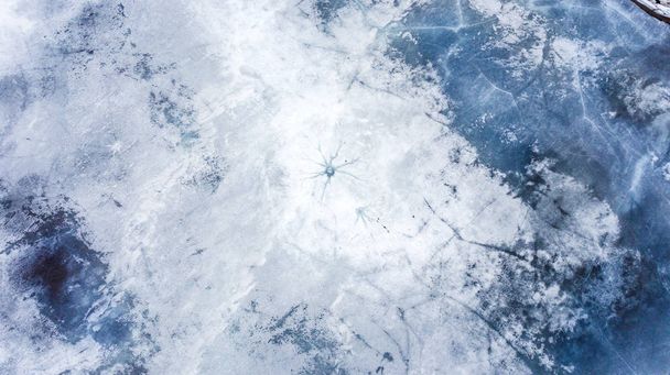 Hópehely textúra jeges-tó. 20 méter magasból a drone lő   - Fotó, kép