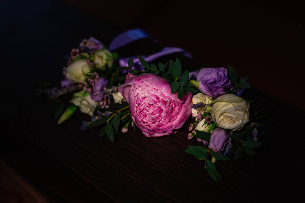 Beautiful wedding bouquet of beautiful fresh flowers - Foto, Imagem