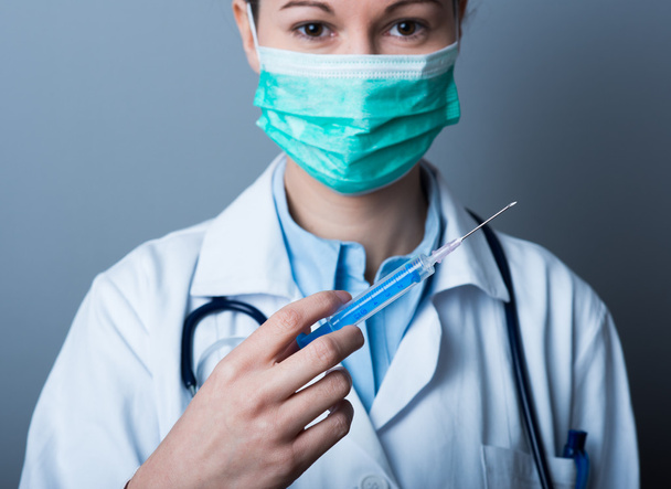 Female doctor preparing syringe - Zdjęcie, obraz