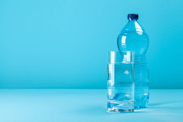 plastová láhev vody - Fotografie, Obrázek