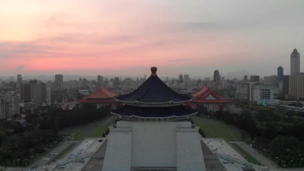 Luchtfoto van de National Chiang Kai-shek Memorial Hall - Video