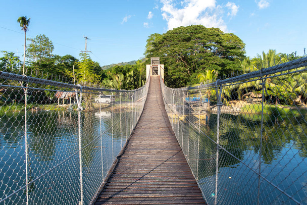 hanging bridge at loboc river , Bohol island - Foto, Imagen