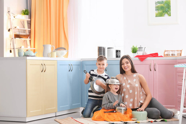 Family playing with kitchenware  - Foto, Imagen