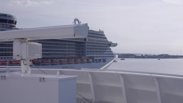 Large cruise ship leaving the port - Footage, Video