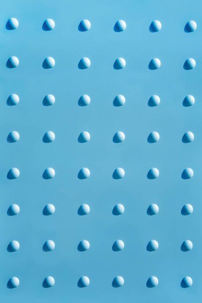 абстрактный гранж украшения светло-голубой окрашенной стены текстуры тени
 - Фото, изображение