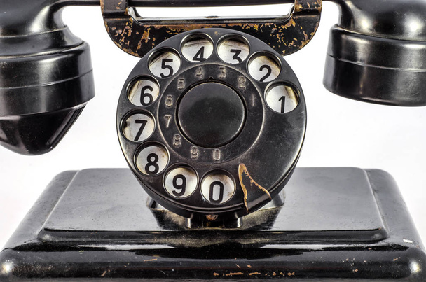 Levyvalitsin vanhan vintage musta puhelin lähikuva
 - Valokuva, kuva