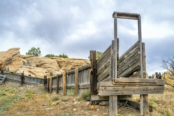 old sheep corral with loading ramp - Foto, Bild