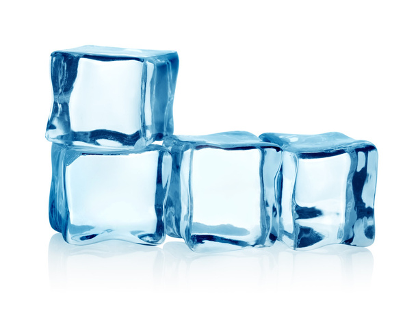 Gruppo cubetti di ghiaccio isolati
 - Foto, immagini