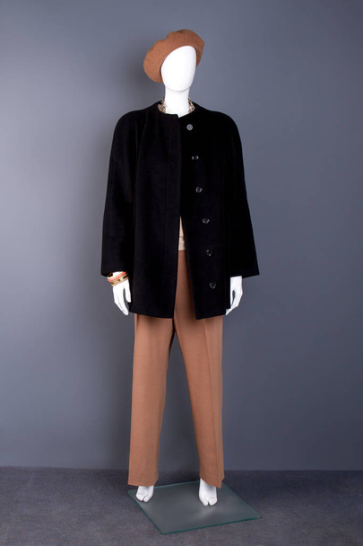 Full length female mannequin in modern apparel. - Photo, Image