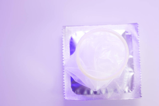 Kauçuk prezervatif kontraseptif - Fotoğraf, Görsel