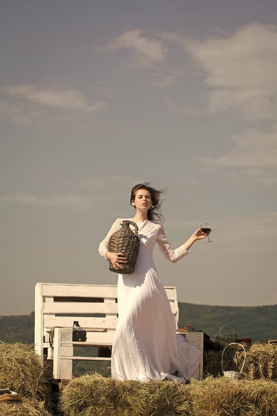Girl in white dress posing on blue sky - Foto, Bild