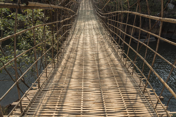 Μπαμπού γέφυρα στο Λάος - Φωτογραφία, εικόνα