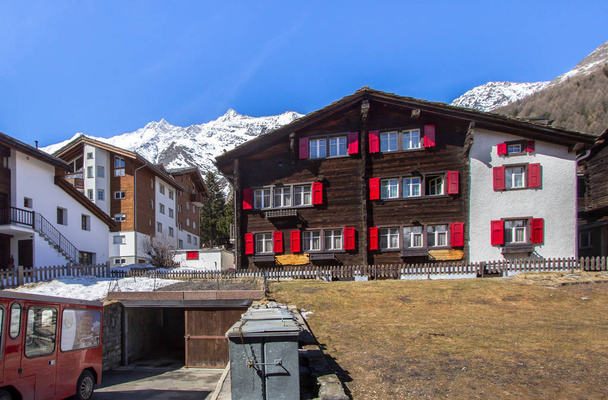 Hotels des Skigebietes Saas-Fee in der Schweiz - Foto, Bild
