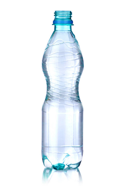 Botella de agua, aislada en blanco
 - Foto, imagen