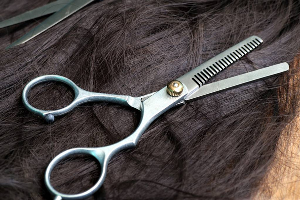 Tesoura de barbeiro corte de cabelo
 - Foto, Imagem