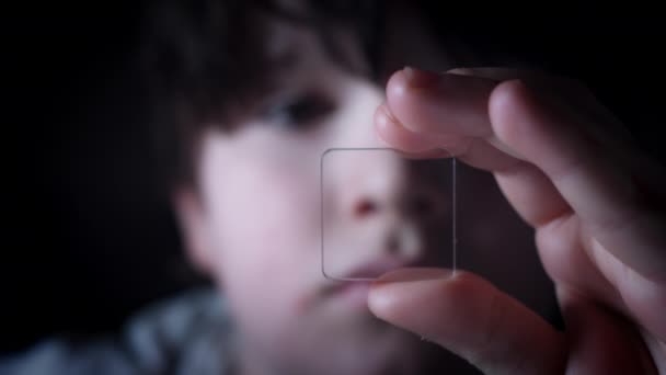 4 k gelecek şeffaf akıllı aygıt, Çocuk parmak izi tarama - Video, Çekim