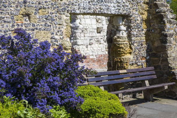 BRIGHTON, UK - MAY 4TH 2018: The ruin of Blackfriars in the town of Arundel, West Sussex, on 4th May 2018.  It was the first religious building in Arundel - built 13th Century by the Dominican friars. - Foto, immagini