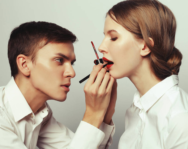 Beauty concept: Make-up artist doing makeup - Foto, afbeelding