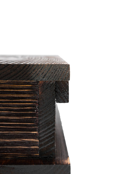 Dřevěná lakovaná krabička na bílém pozadí - Fotografie, Obrázek