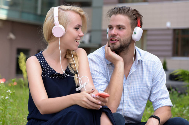 Young couple spend time together with music. - Foto, Bild