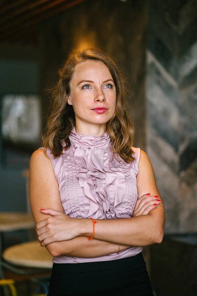 successful  young caucasian businesswoman  in cafe - Zdjęcie, obraz