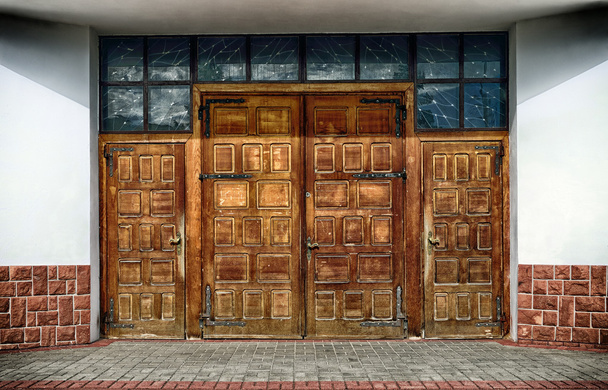 Anciennes portes en bois
 - Photo, image