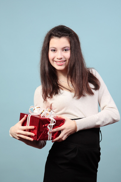 beautiful girl with a gift. - Foto, Imagem