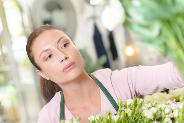 Female florist, looking to one side - Foto, Imagem