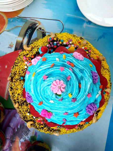 пирог на праздники и дни рождения
 - Фото, изображение