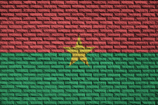 Burkina Faso zászló pingált egy régi tégla fal - Fotó, kép