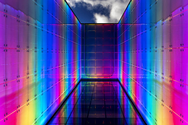 Kolorowe Architektura Abstrakcja w nocy - oświetlenie rainbow - Zdjęcie, obraz
