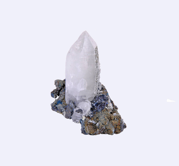 Kvarc kristályok, cink és a gyönyörű kalkopirit - Fotó, kép
