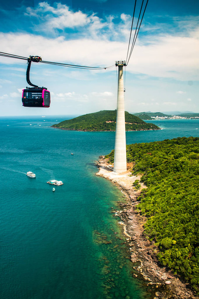 Le téléphérique le plus long, île de Phu Quoc au Vietnam
 - Photo, image